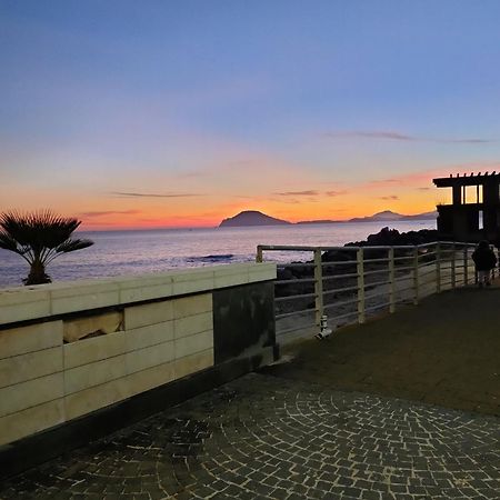 Pozzuoli Seaview Bed & Breakfast Exterior photo